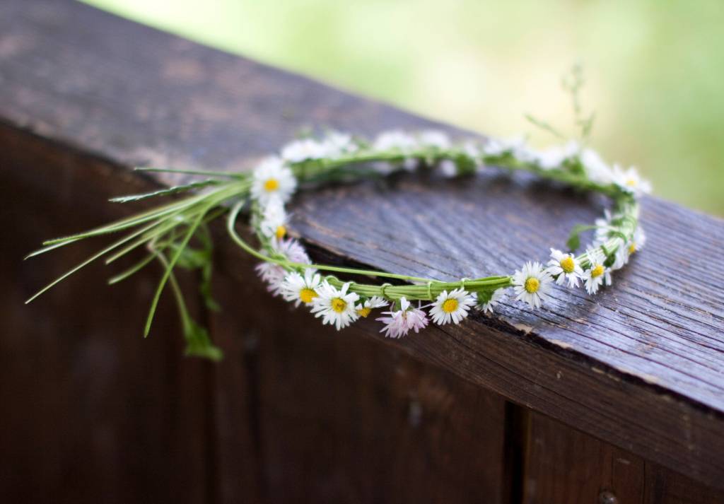 Kranz aus Gänseblümchen