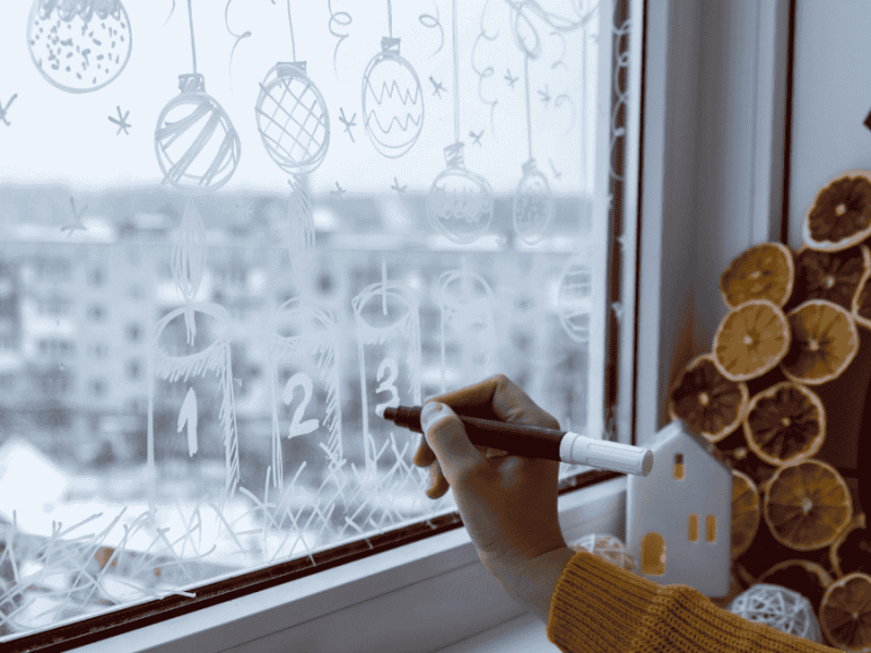 Nachhaltiger Adventskranz am Fenster