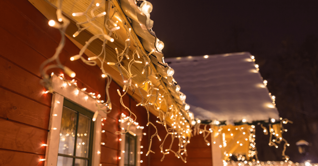 Weihnachtsbeleuchtung am Haus